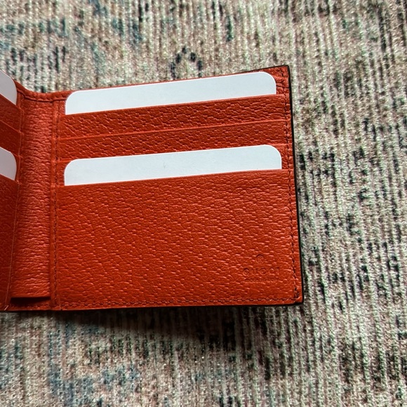 Gucci Leather Bifold Wallet - Picture 2 of 2